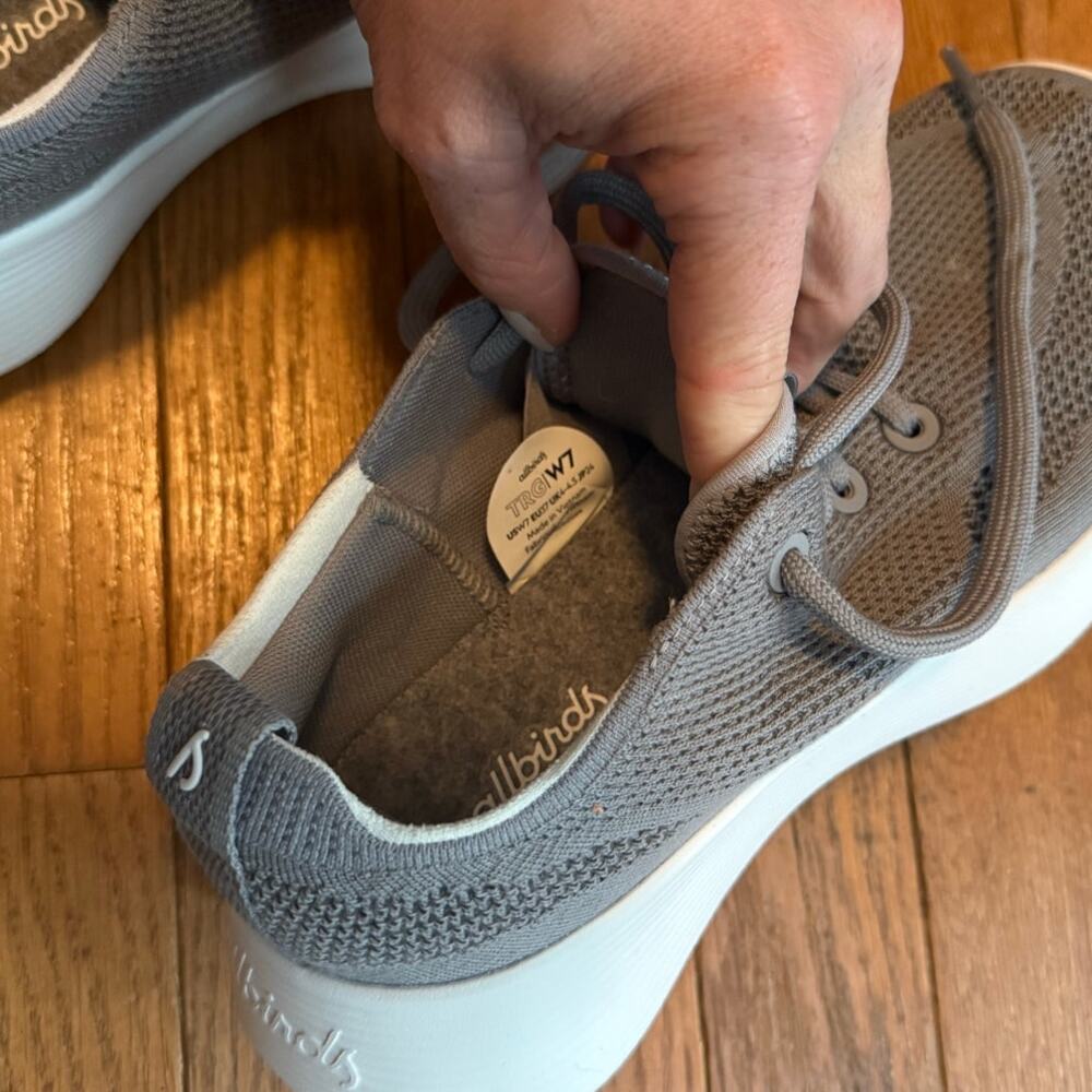 AllBirds Women's Tree Runner Size 7 Mist (White Sole) - Picture 11 of 15